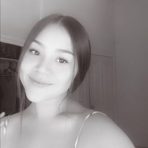 Meet your Posher, Caroline